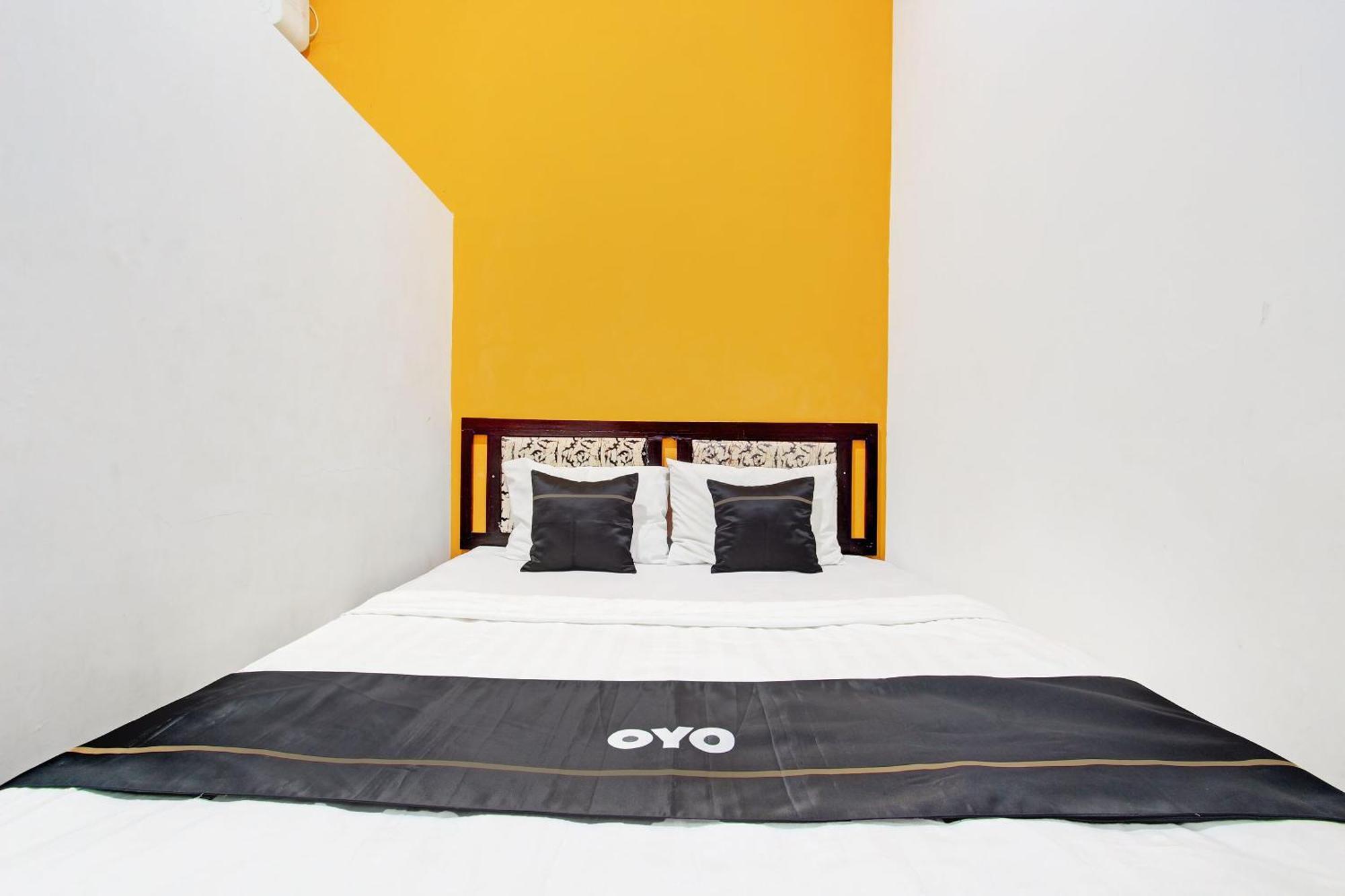 RedDoorz Syariah near Alun Alun Balai Kota Tegal Hotel Bagian luar foto