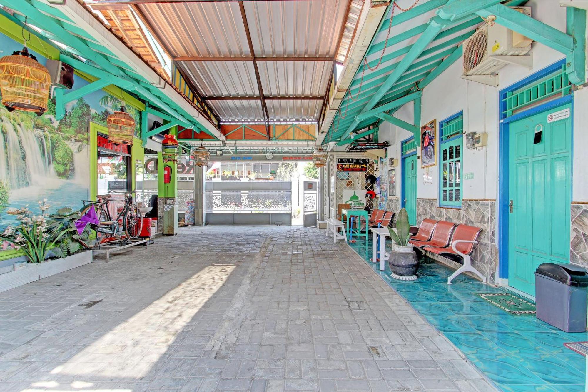 RedDoorz Syariah near Alun Alun Balai Kota Tegal Hotel Bagian luar foto